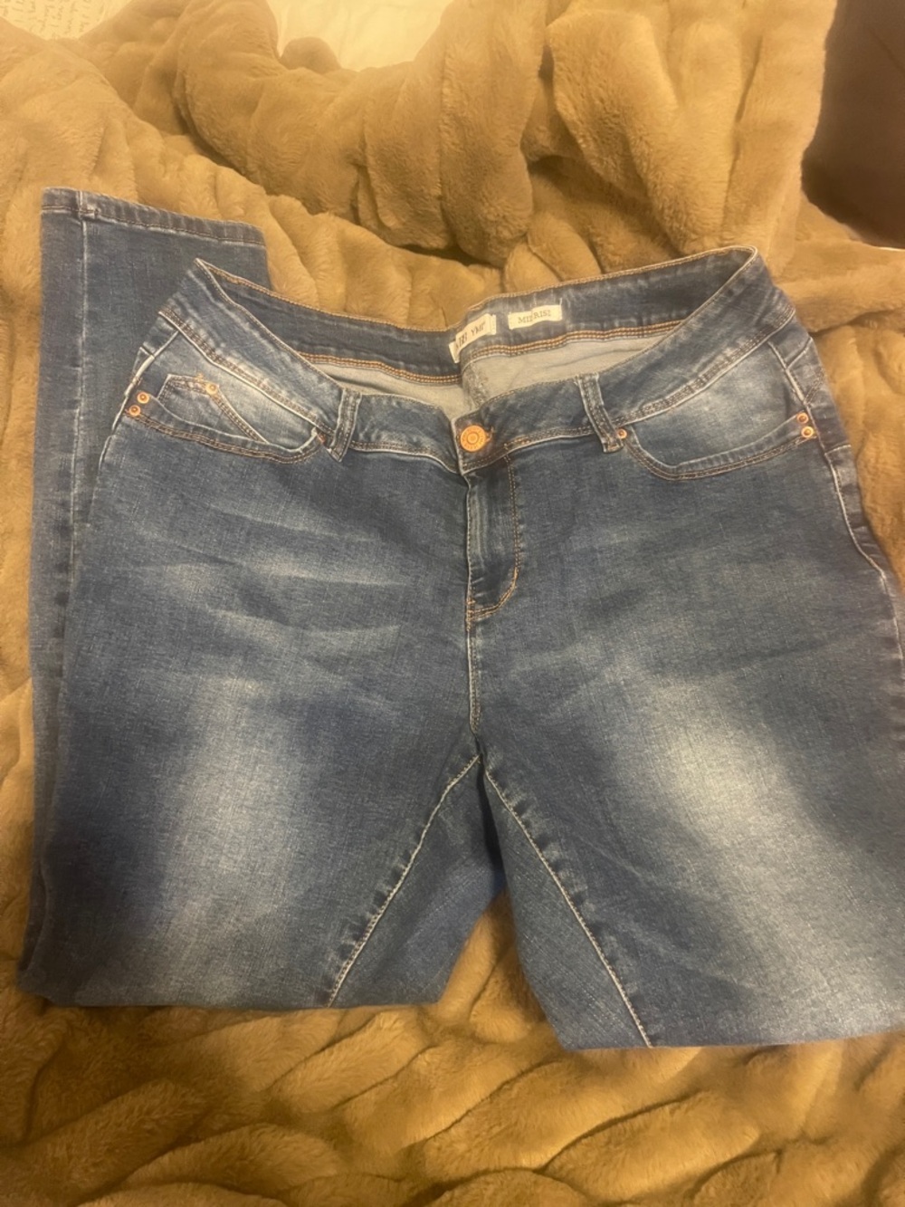 YMI Women's Straight Leg Jeans in Mid Blue Wash